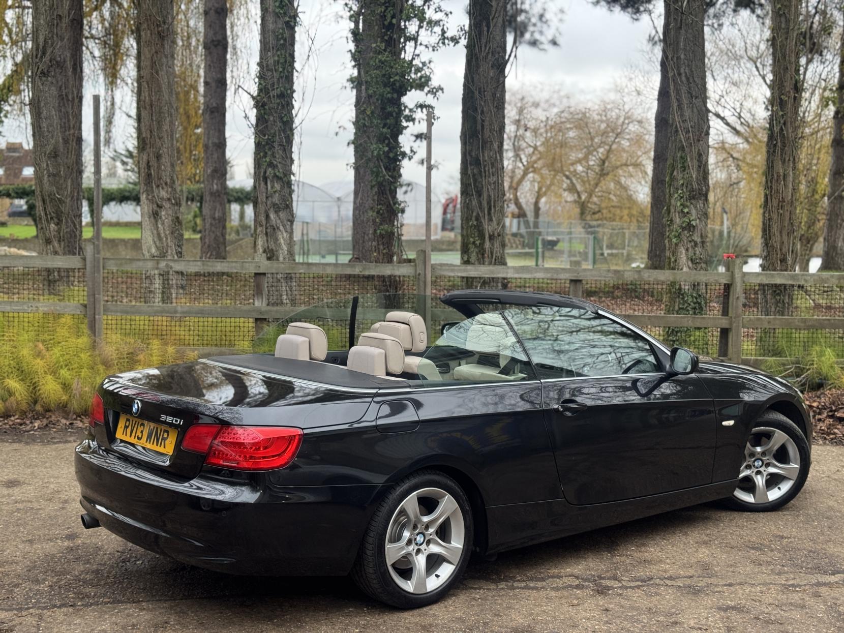 BMW 3 Series 2.0 320i SE Convertible 2dr Petrol Auto Euro 5 (170 ps)