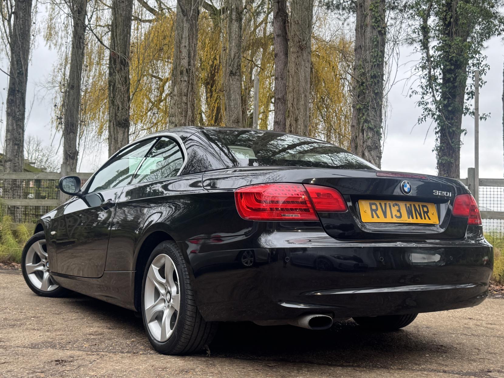 BMW 3 Series 2.0 320i SE Convertible 2dr Petrol Auto Euro 5 (170 ps)