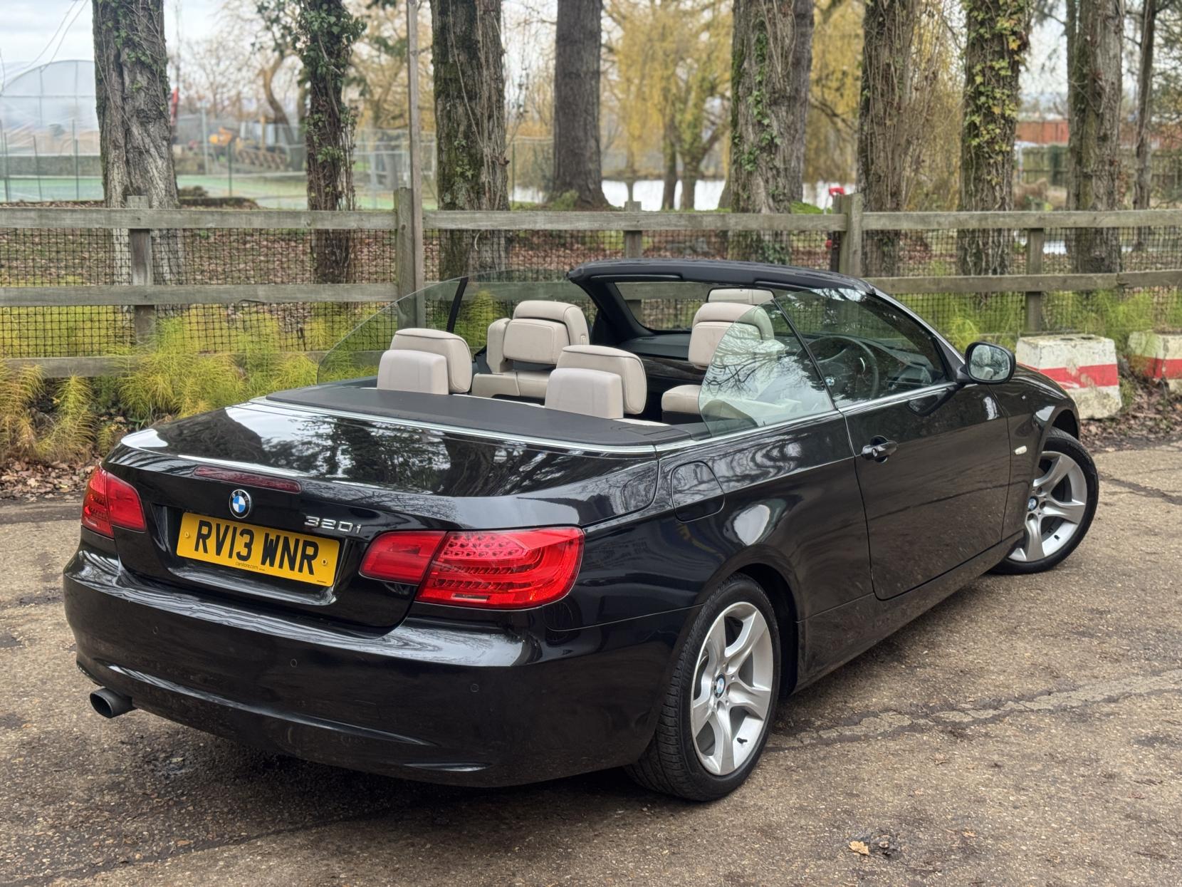 BMW 3 Series 2.0 320i SE Convertible 2dr Petrol Auto Euro 5 (170 ps)