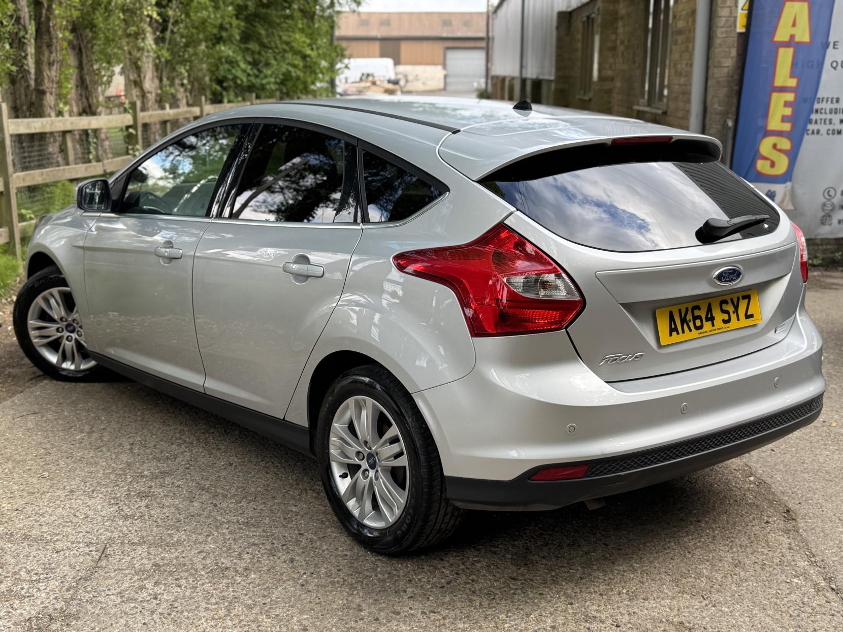 Ford Focus 1.0T EcoBoost Titanium Navigator Hatchback 5dr Petrol Manual Euro 5 (s/s) (125 ps)