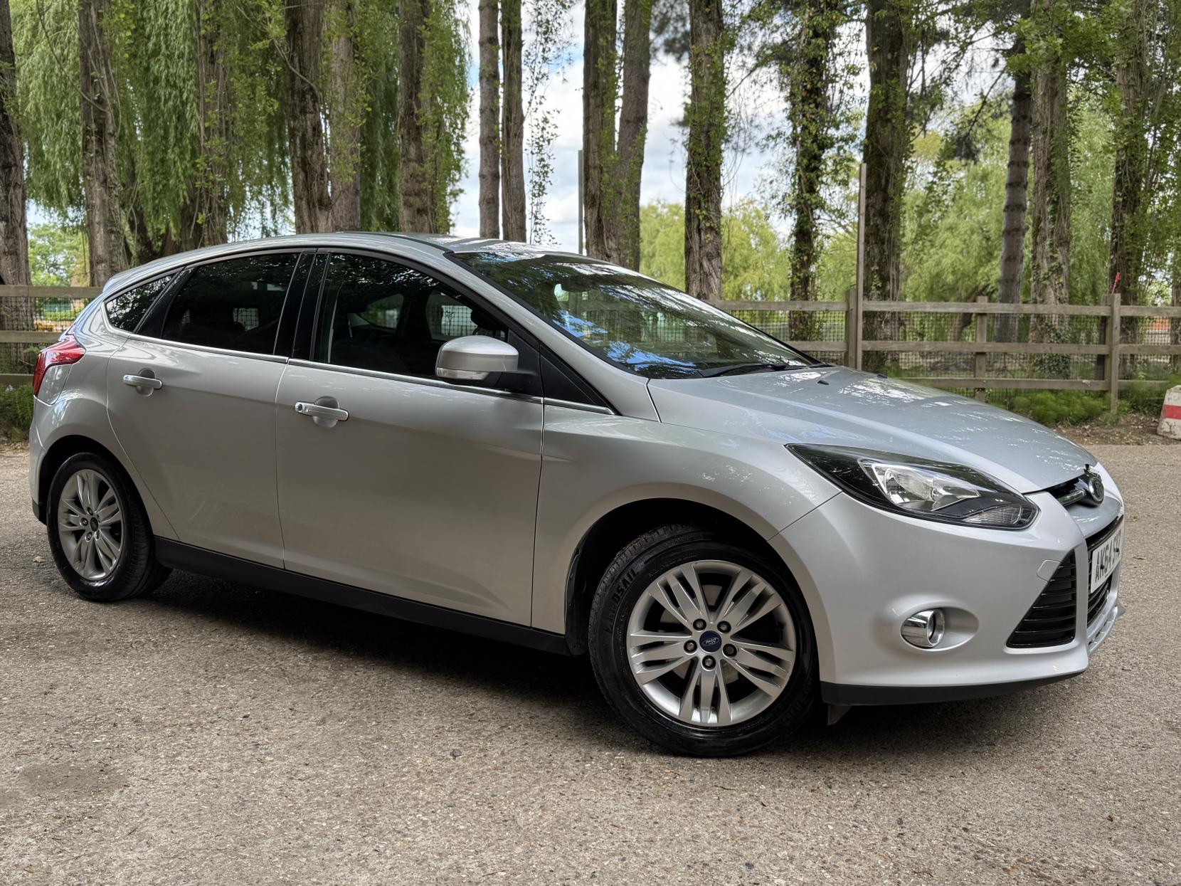 Ford Focus 1.0T EcoBoost Titanium Navigator Hatchback 5dr Petrol Manual Euro 5 (s/s) (125 ps)
