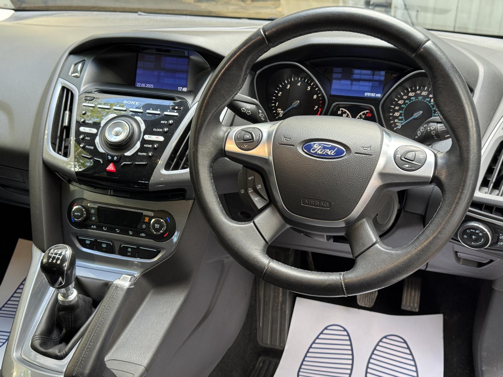 Ford Focus 1.0T EcoBoost Titanium Navigator Hatchback 5dr Petrol Manual Euro 5 (s/s) (125 ps)