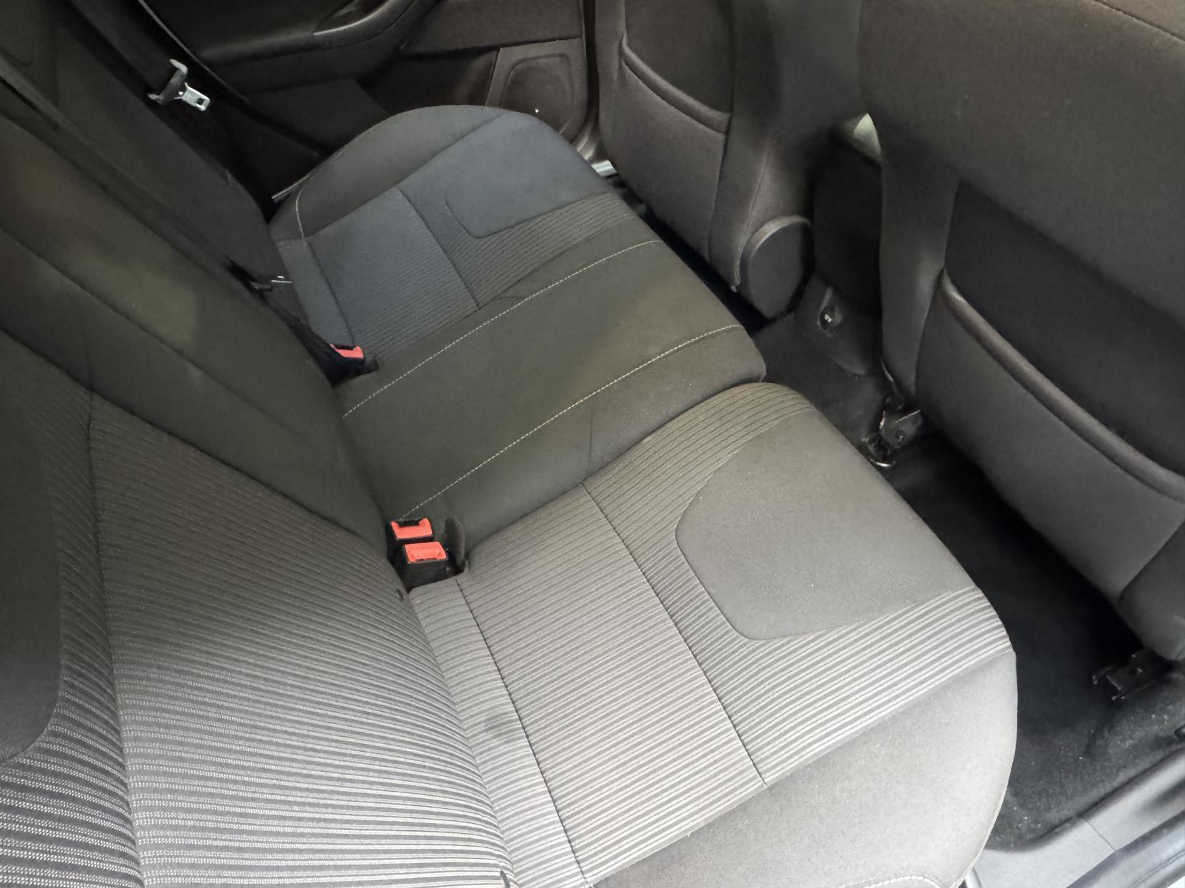 Ford Focus 1.0T EcoBoost Titanium Navigator Hatchback 5dr Petrol Manual Euro 5 (s/s) (125 ps)