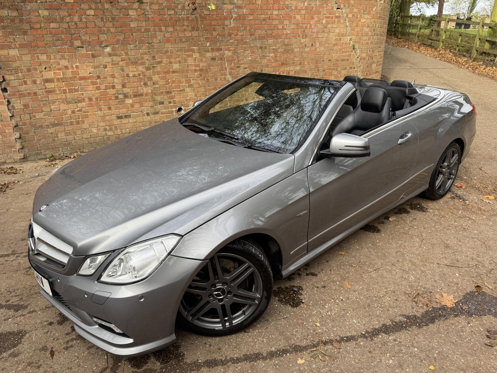 Mercedes-Benz E Class 1.8 E250 CGI BlueEfficiency Sport Cabriolet 2dr Petrol Tiptronic Euro 5 (204 ps)