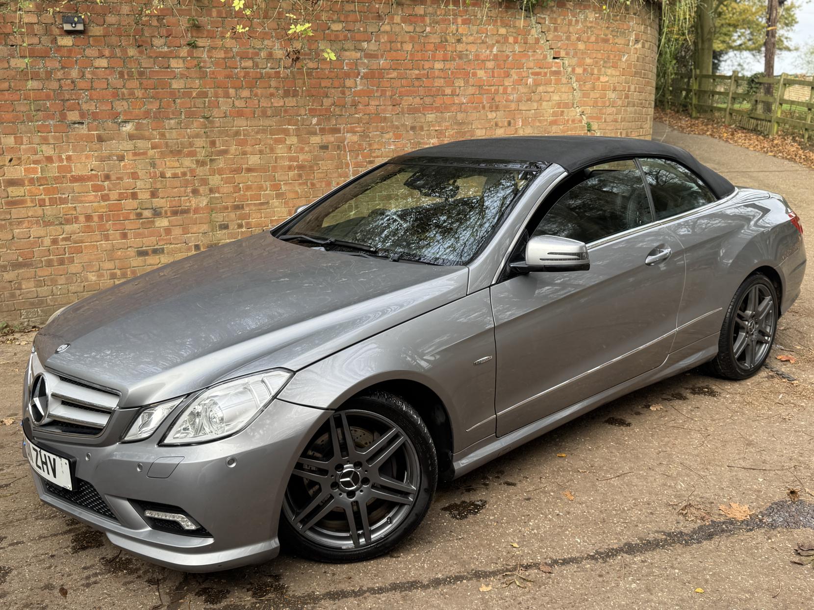 Mercedes-Benz E Class 1.8 E250 CGI BlueEfficiency Sport Cabriolet 2dr Petrol Tiptronic Euro 5 (204 ps)