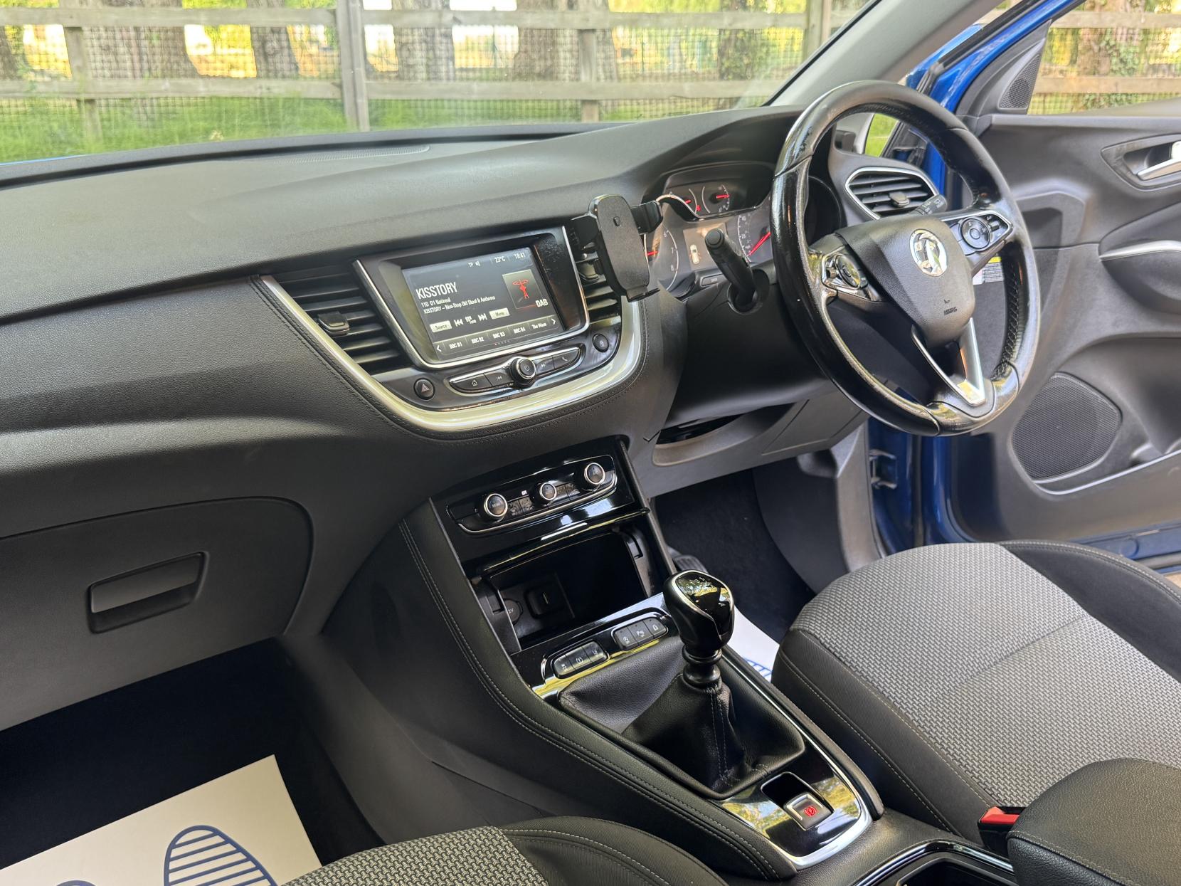 Vauxhall Grandland X 1.2 Turbo GPF SE SUV 5dr Petrol Manual Euro 6 (s/s) (130 ps)