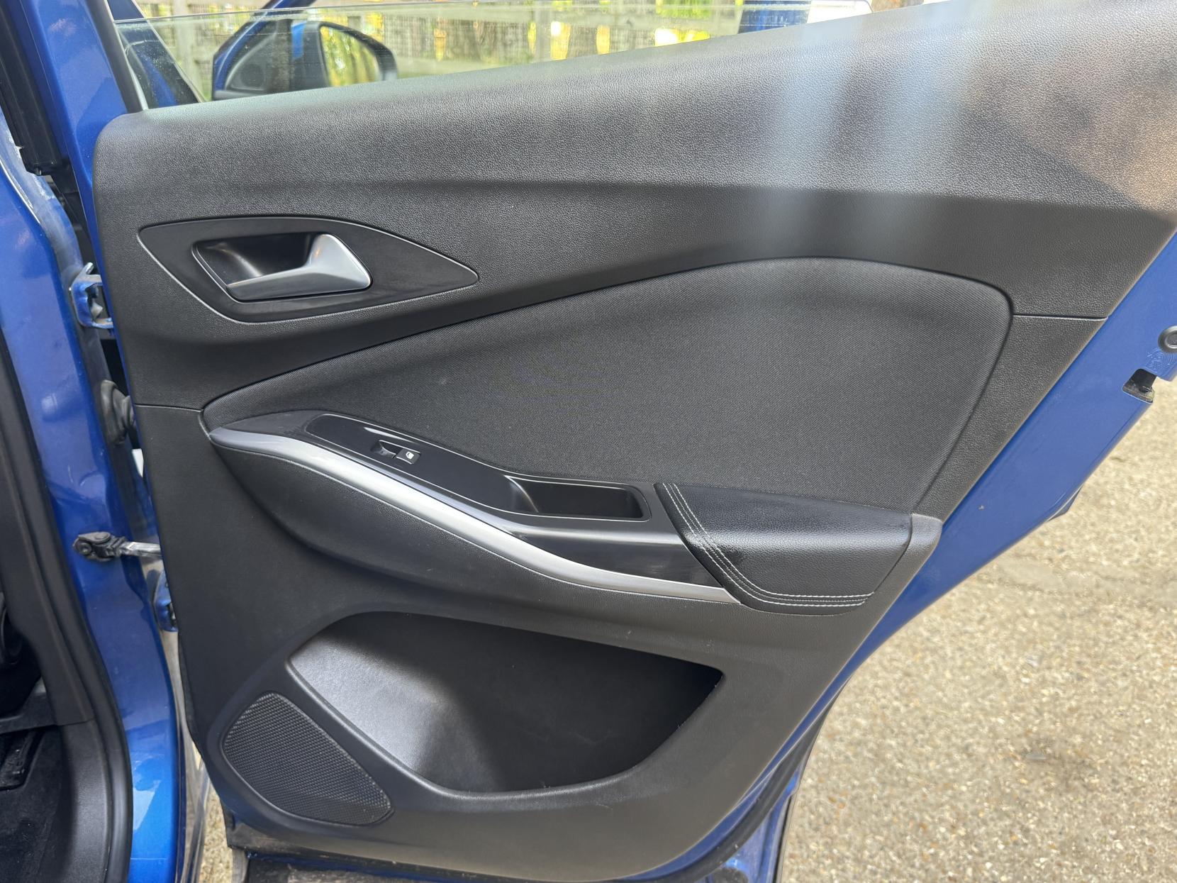 Vauxhall Grandland X 1.2 Turbo GPF SE SUV 5dr Petrol Manual Euro 6 (s/s) (130 ps)