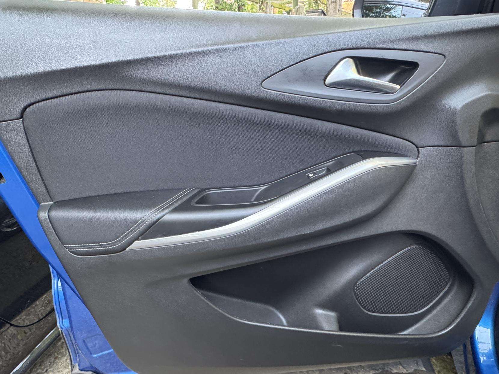 Vauxhall Grandland X 1.2 Turbo GPF SE SUV 5dr Petrol Manual Euro 6 (s/s) (130 ps)