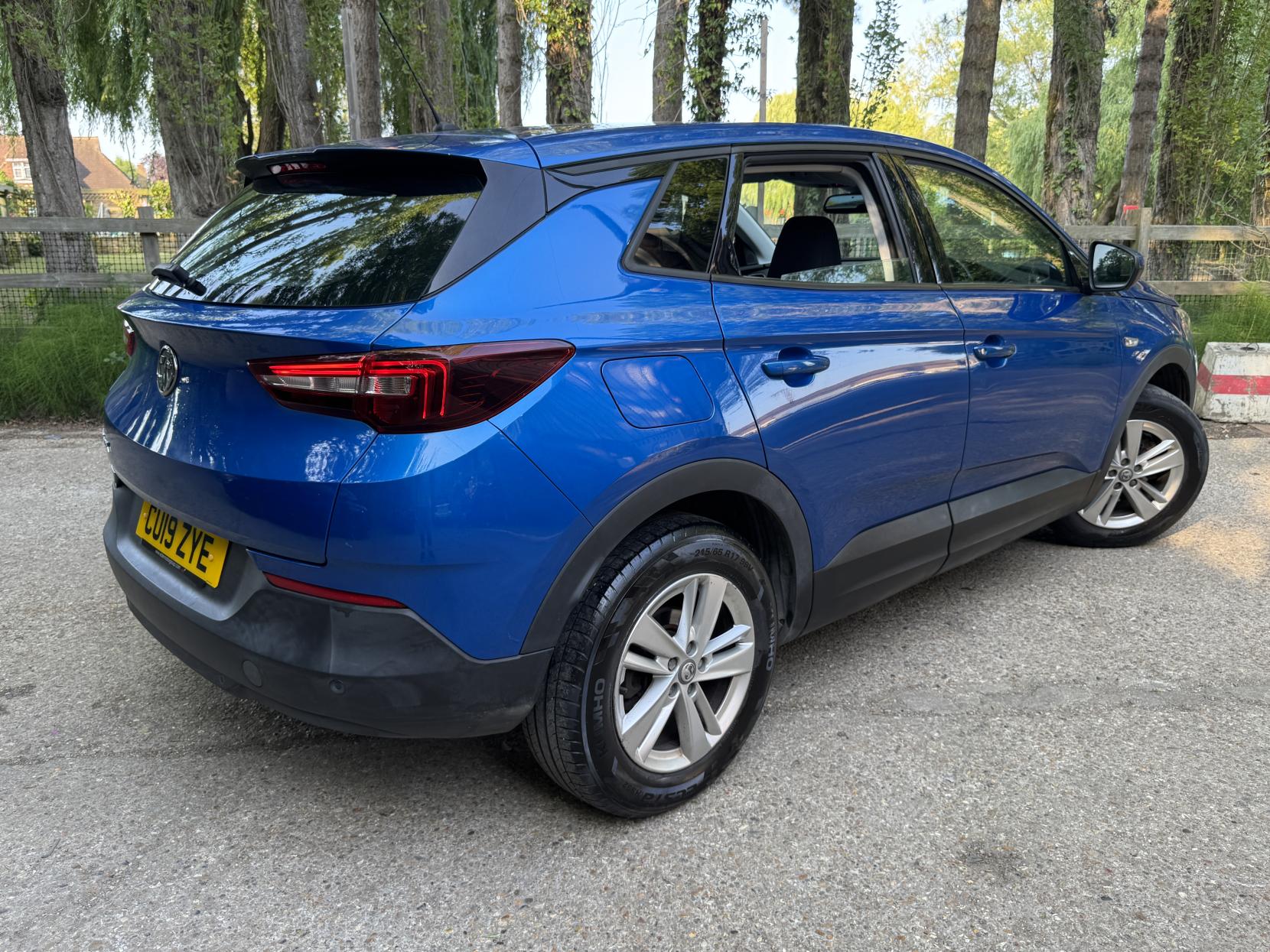 Vauxhall Grandland X 1.2 Turbo GPF SE SUV 5dr Petrol Manual Euro 6 (s/s) (130 ps)