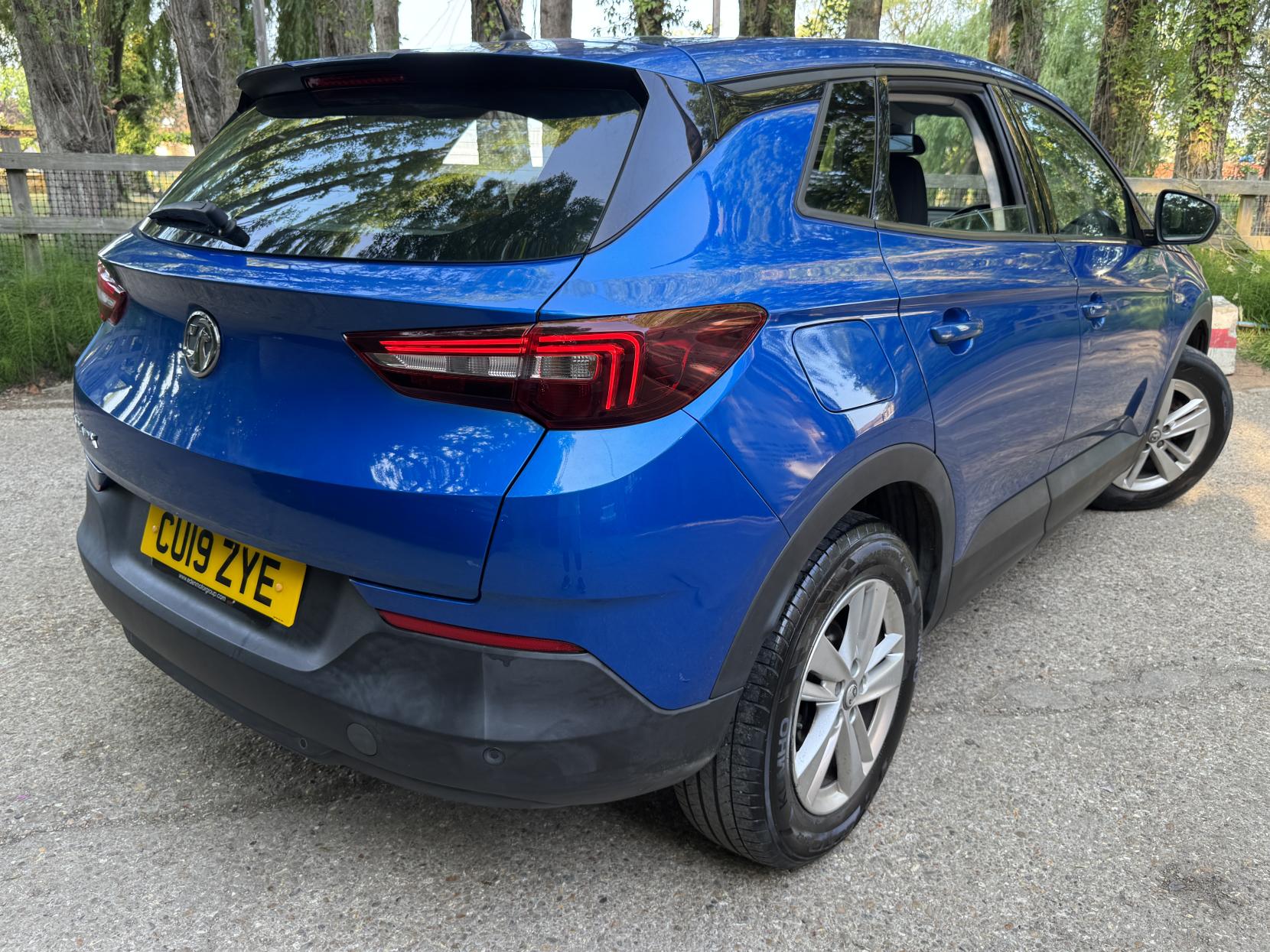 Vauxhall Grandland X 1.2 Turbo GPF SE SUV 5dr Petrol Manual Euro 6 (s/s) (130 ps)