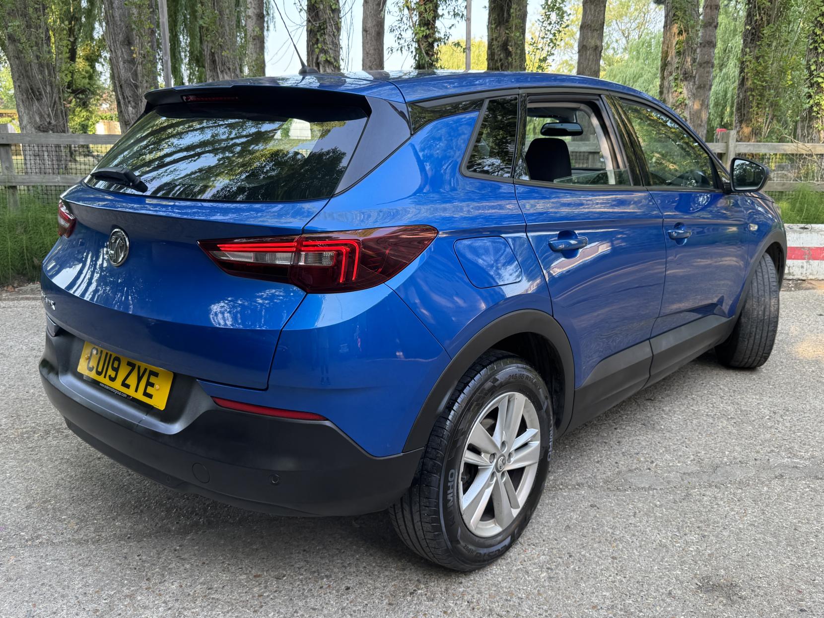 Vauxhall Grandland X 1.2 Turbo GPF SE SUV 5dr Petrol Manual Euro 6 (s/s) (130 ps)