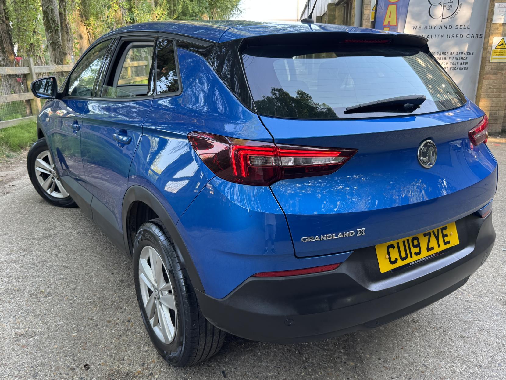 Vauxhall Grandland X 1.2 Turbo GPF SE SUV 5dr Petrol Manual Euro 6 (s/s) (130 ps)