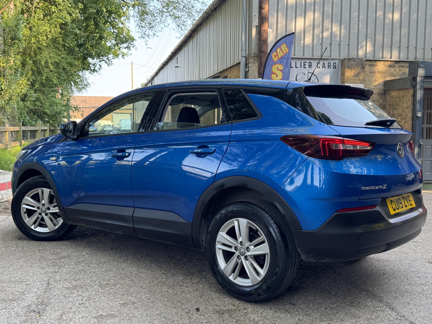 Vauxhall Grandland X 1.2 Turbo GPF SE SUV 5dr Petrol Manual Euro 6 (s/s) (130 ps)